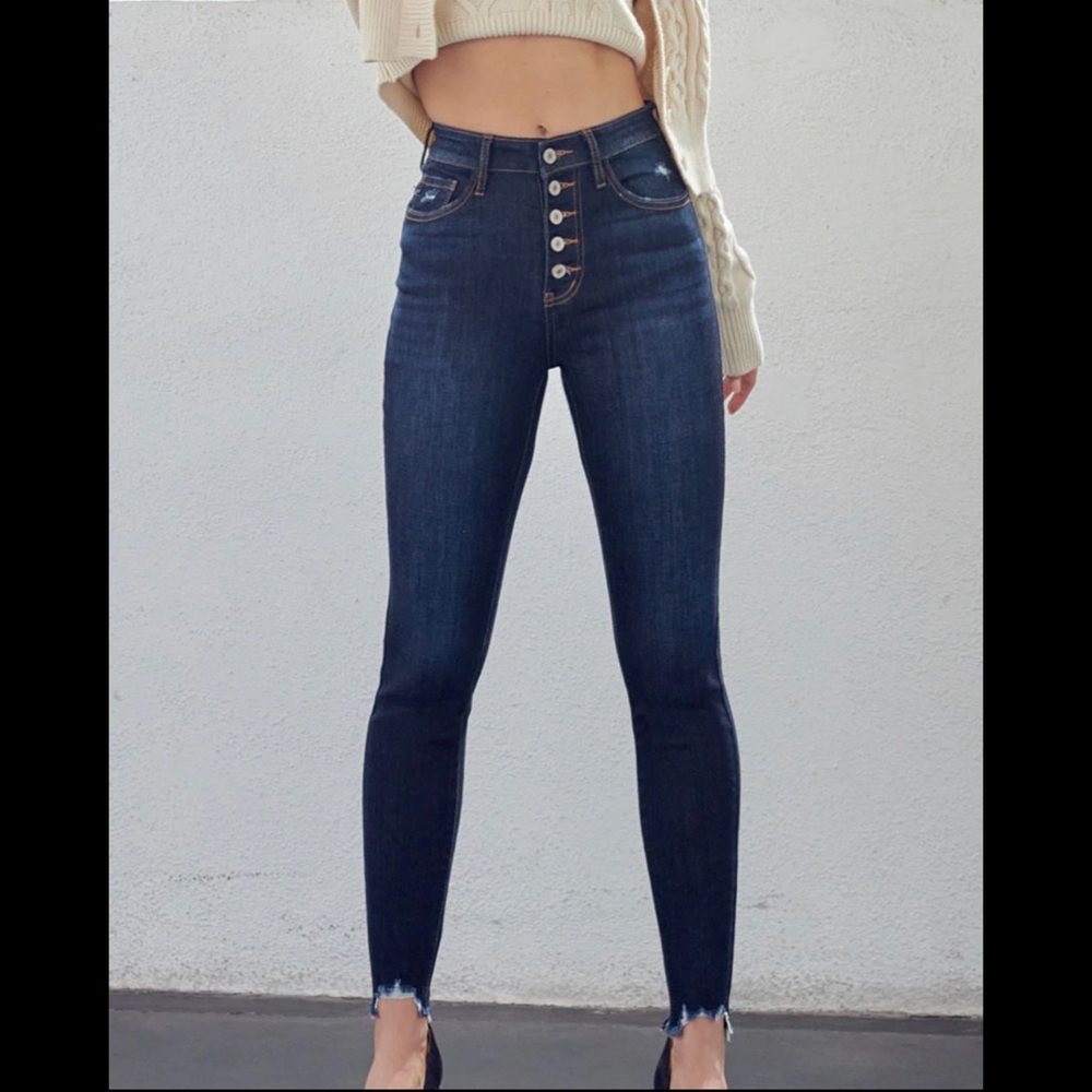 NWOT 🦋 KanCan Greyson Skinny Jeans Size 1/24